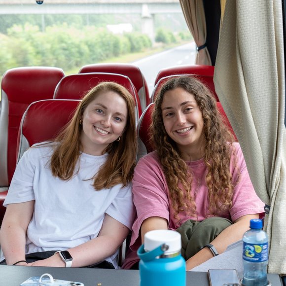 Meet your Posher, Megan - Picture 2 of 5